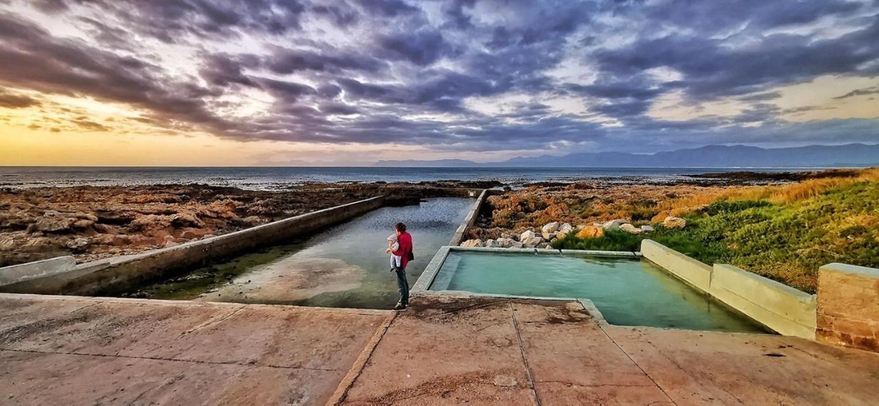 Ons C-Huis - Gansbaai Seafront Accommodation, Back-Up Power Eksteriør billede